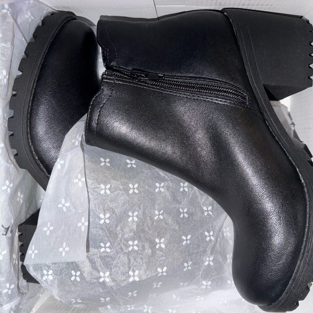 Elegant Black Ankle Booties